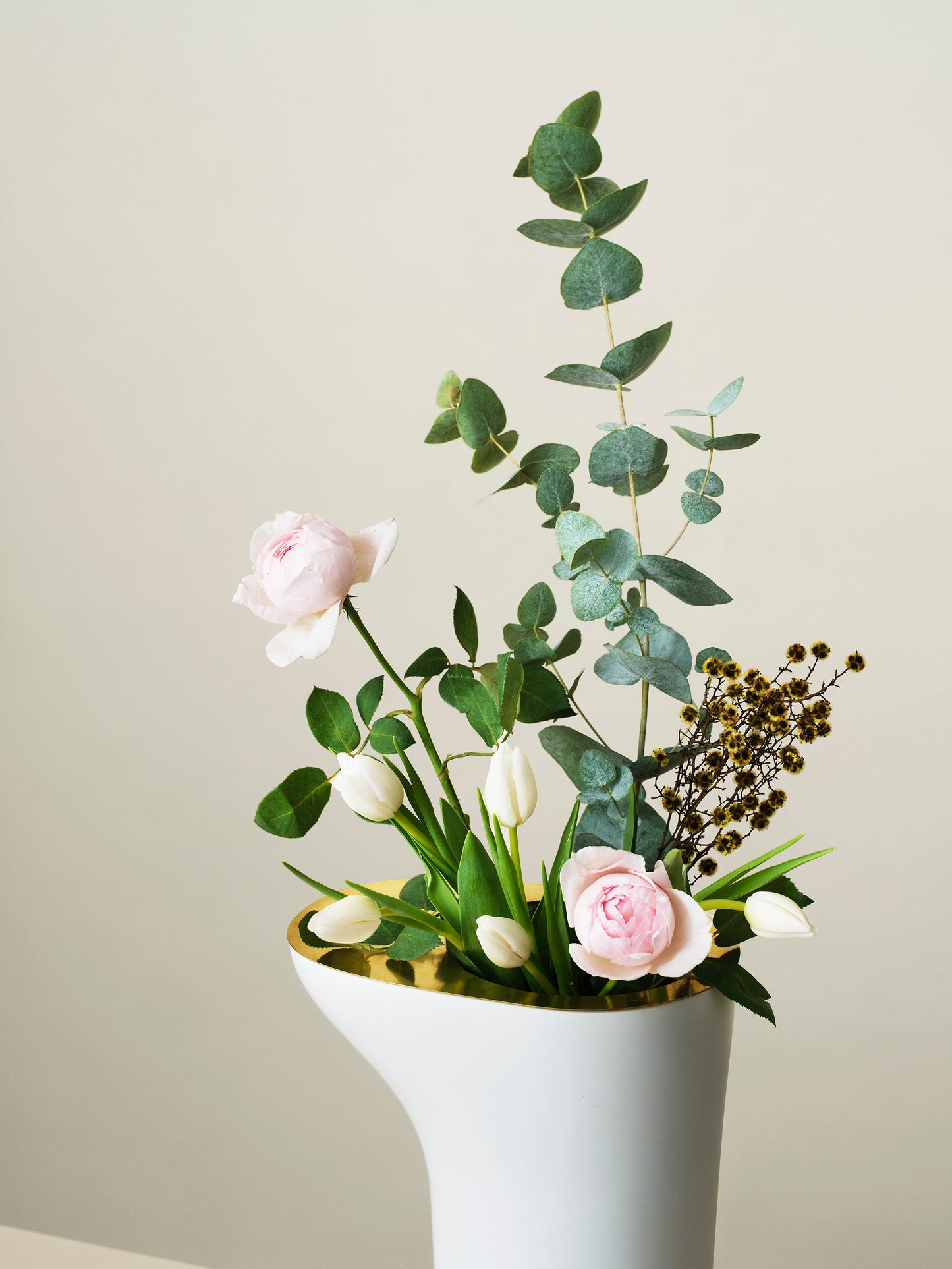 Rocky Root - Flower Table - Snow White