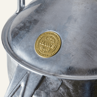 Haws coin detail - HAWS The Hockley Heritage HDG – Watering Can 9 Litres Zinc